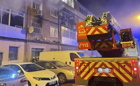 Un Fallecido Y 21 Heridos Dos Graves En Un Incendio En Madrid El Correo