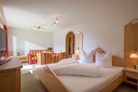 Enzian living heißt ab 40 quadratmeter und mehr für ihre privatsphäre. Hotel an der Piste Tirol - Hotel Enzian Achensee