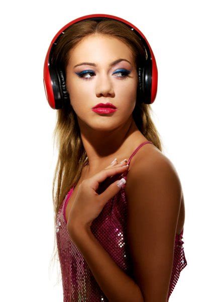 Young Dj Woman Enjoying The Music In The Headphones — Stock Photo