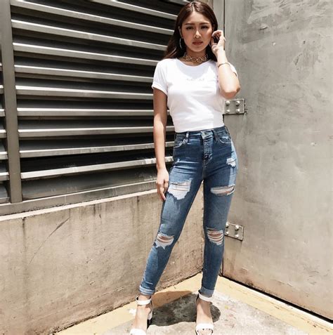 Nadine lustre is a filipino actress, singer and dancer. Nadine Lustre's '90s-Inspired Outfits Look Modernly Cool ...