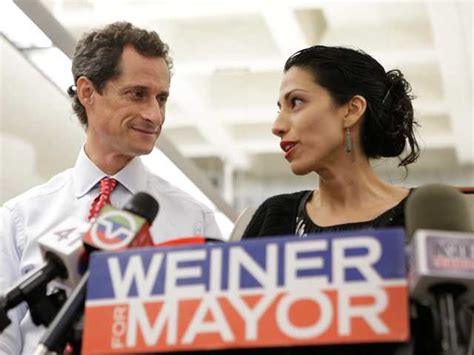 Weiner S Wife Is Leaving Him Amid A New Sexting Scandal