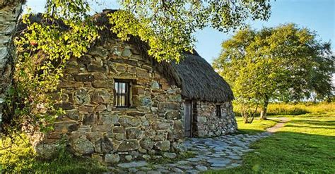 Leanach Farmhouse In Scotland Scotland Natural Building Tiny Cottage