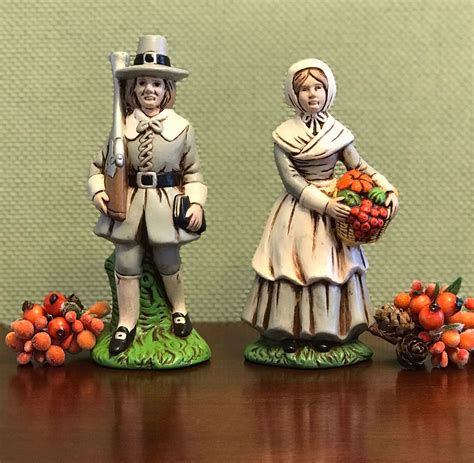 Vintage Pilgrim Figurines Ceramic Pilgrim Figurines Handpainted Pilgrims 1970s Pilgrim People