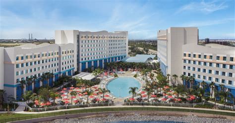 Video inn also played a key role in the development of formative mainstreeter works like the '4', and was equally important as a node the mainstreeters' social environment. Photos & Videos | Surfside Inn and Suites