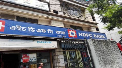 Get detailed hdfc bank stock price news and analysis, dividend, bonus issue, quarterly results information, and more. HDFC Bank share price slips further; tough times ahead ...