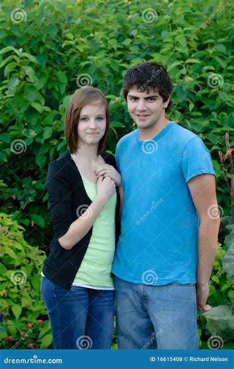 Junge Paare Stockfoto Bild Von Jugendliche Jugend Liebe 16615408