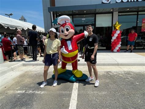 Jollibee Draws Big Crowds On Opening Day Annandale Today