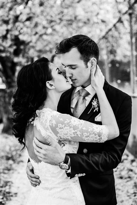If you aren't already sharing your calendars and lists, it's time to sign up for a free cozi account and. Romance love wedding pose / Portland wedding- by Dina Chmut Photography | Wedding advice ...