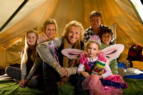 Offizielle facebook seite von thomas gottschalk. Thomas Gottschalk: Thomas macht Kinder froh ... | GALA.de