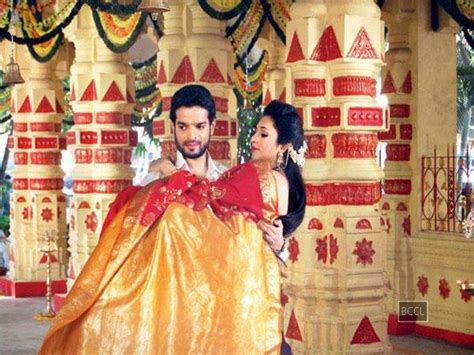 Ye Hai Mohabbatein Divyanka Tripathi On Her Romantic Scene With Karan Patel Times Of India