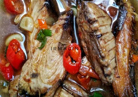 • 500 g ikan bandeng, buang insangnya, keluarkan isi. Resep Pindang Tongkol Kuah Kecap oleh Mom Ara - Cookpad