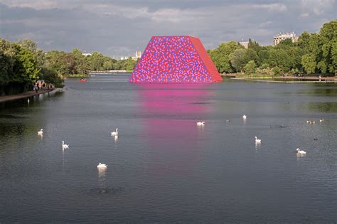 The serpentine, also called the snakes, are an ancient race of reptilian humanoids who were once the dominant species of ninjago in the times of the first spinjitzu master. Christo Installs Giant Floating Sculpture on London's ...
