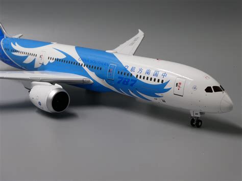 The airline is a market leader in southeast asia and also the largest chinese airline to australia. ScaleModelStore.com :: JC Wings 1:200 - LH2126 - China ...