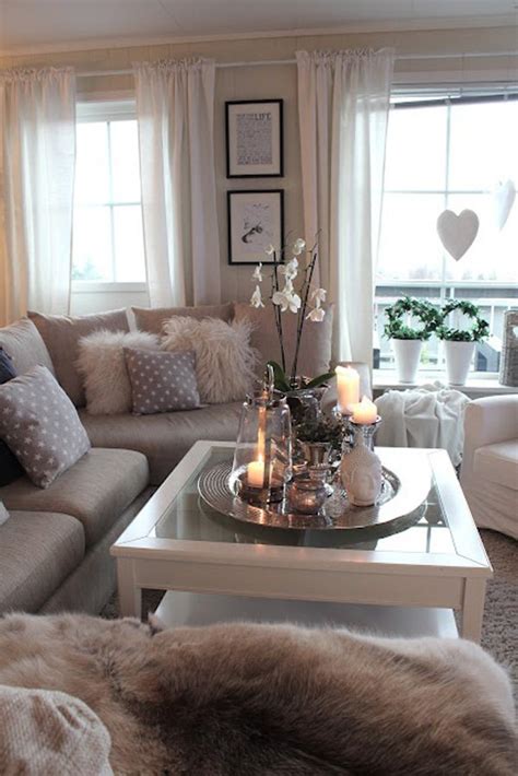 35 Inspiring Living Room Decorating Ideas For New Year Ecstasycoffee