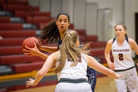 SCVNews Womens Hoops TMUs Win Streak Snapped In Santa Barbara