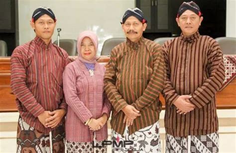 Baju Adat Jakarta Utara, pakaian adat   provinsi  indonesia