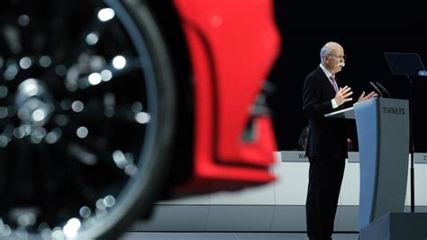 Dieter Zetsche Daimler Chef kündigt zum Abschied Sparkurs an ZEIT ONLINE