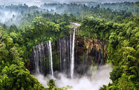 Brit Wins Global Award For Photo Of East Javas Tumpak Sewu Waterfall