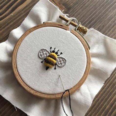13 Little Bee Machine Embroidery Designs Pilar Rubio