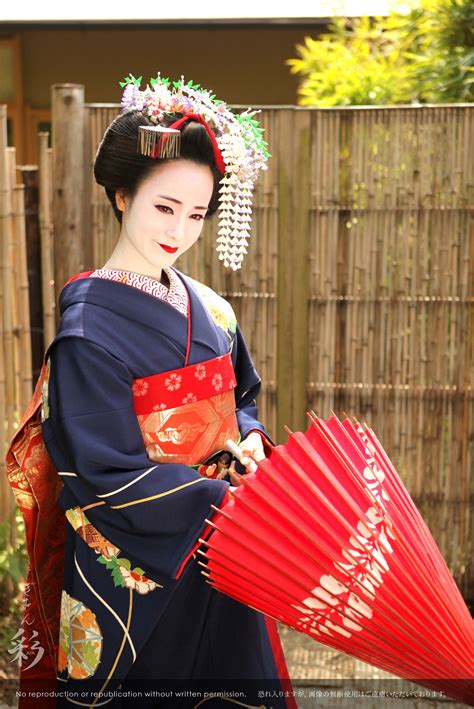 野外撮影 maiko kyoto geisha japan geisha art yukata japanese kimono japanese girl japanese