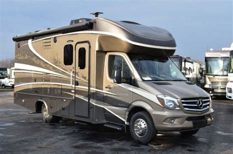 9 excellent small motorhomes for ultimate mobility. Luxury Small Motorhome Floorplans - 2015 Challenger 37TB ...