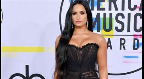 Demi Lovato Sensual Lencería Deja Ver Más De La Cuenta Entretenimiento Radio Onda Cero