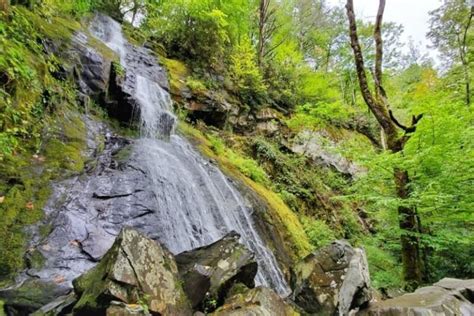 10 Best Waterfall Hikes In Smoky Mountains ⛰🐻 Beautiful Waterfalls In