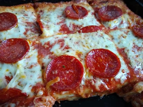 Mama Cozzis Crispy Pan Pizza Aldi Reviewer