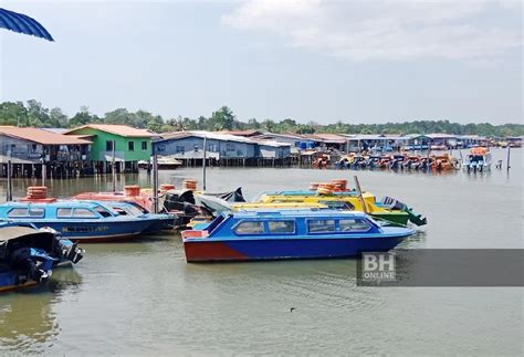 Alam sumber kehidupan kita hijaukan bumi kita. Terminal feri dan jeti penumpang Menumbok sunyi | Wilayah ...