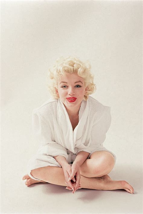rare marilyn monroe photos stunning pictures from the essential marilyn monroe book