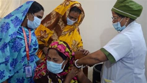 Bangladesh Vaccinates Hundreds Of Sex Workers At Largest Brothel Cna