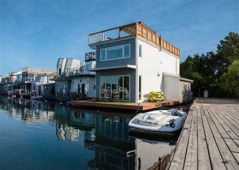 Float Homes And Houseboats For Sale In Toronto Floating Homes Toronto