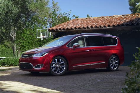 2020 Chrysler Pacifica Review Ratings Specs Prices And Photos The