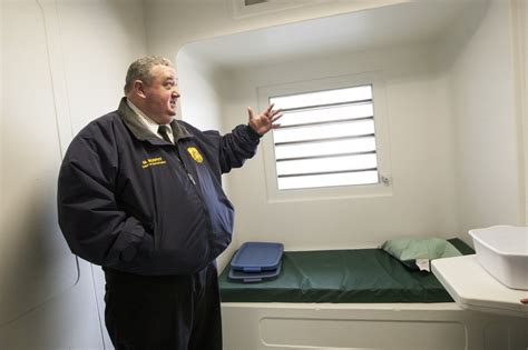 Rikers Island Opens New Unit For Violent Inmates Wsj