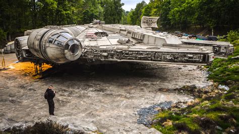 Leaked Episode Vii Set Photos From Inside The Millennium Falcon