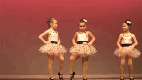 Recital S Find And Share On Giphy
