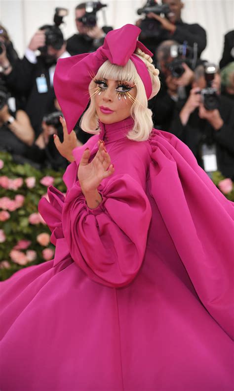 El Extravagante Look De Lady Gaga En La Gala Met 2019 Revista Caras