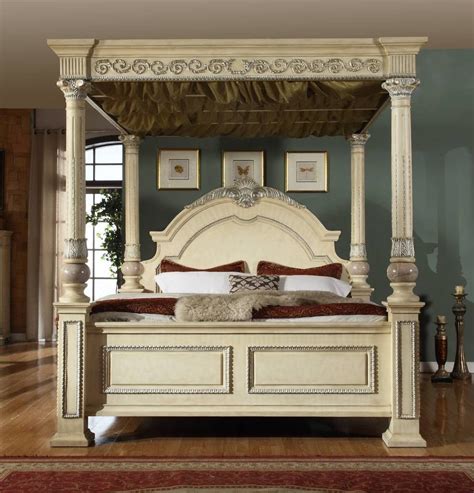 Antique Canopy Bed Hiring Interior Designer