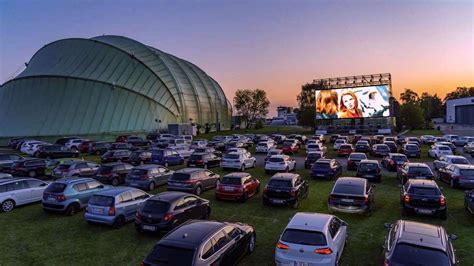 En France Le Cinéma En Drive In Fait Son Retour En Force Lifestyle