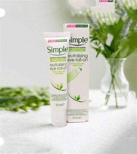 Simple Kind To Eyes Revitalising Eye Roll On 15ml Wealzin