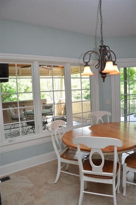 Hanging the faux roman shade without hardware. No Sew, All Faux Roman Shade - Evolution of Style