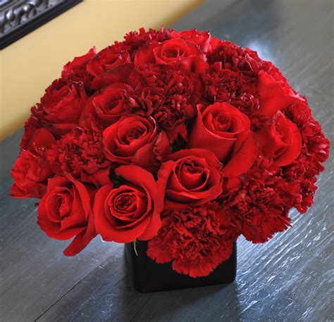 Roses And Carnations Red Roses Centerpieces Carnation Centerpieces