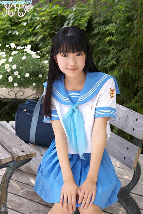 Momo Shiina Kawaii Gravure Idol Asian Girl Young Fashion