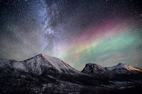 Arctic Nightsky 1 By John Hemmingsen