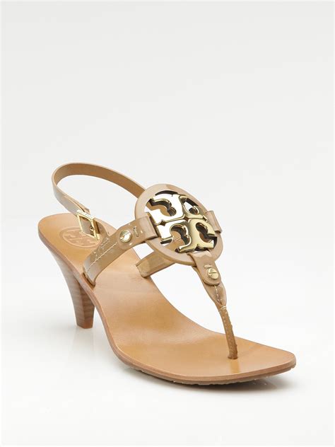 Lyst Tory Burch Holly 2 Kitten Heel Logo Patent Thong Sandals In Natural