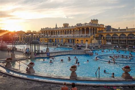 Conta infatti diversi siti unesco e una capitale, budapest, tra le più belle d'europa. Bagni termali giorno e notte - UNGHERIA.it