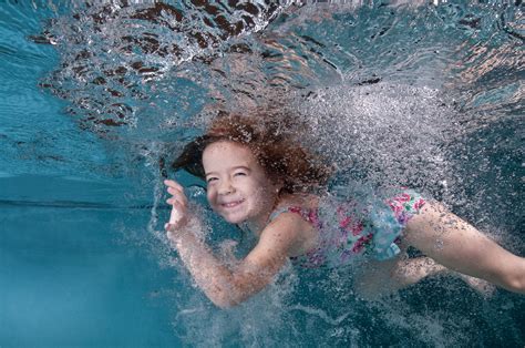 mädchen unterwasser foto and bild kinder kinder im schulalter menschen bilder auf fotocommunity