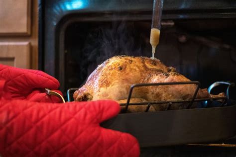 genius ways to use a turkey baster reader s digest