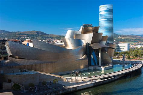 Recorre El Guggenheim De Bilbao Desde Casa Con Esta Visita Virtual