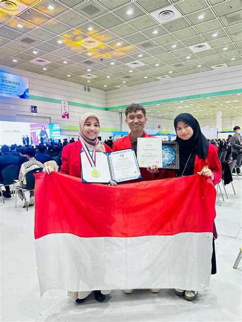 Pamerkan Inovasi Kreatif Tim Unhas Raih Gold Prize Dan Penghargaan